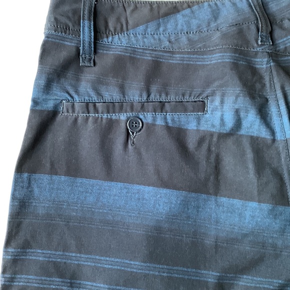 Volcom Hybrid Shorts - Picture 4 of 8